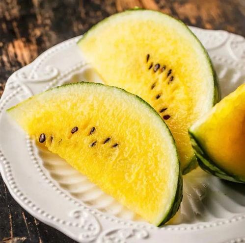 大理摆摊吃瓜视频