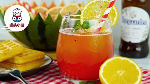 吃瓜和啤酒,吃瓜配啤酒，畅享清凉时光