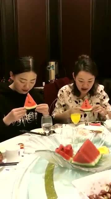 吃瓜嘴巴刺痛,口腔不适背后的真相